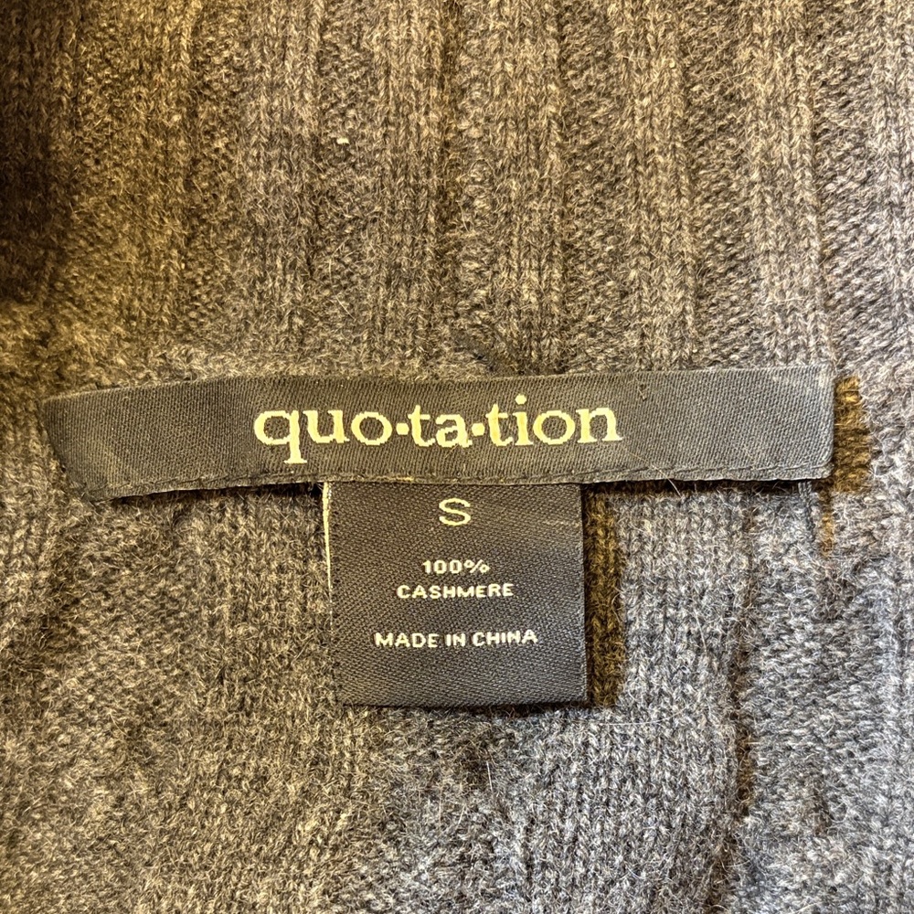 Women's Gray Cable Knit Sweater - Picture 2 of 2